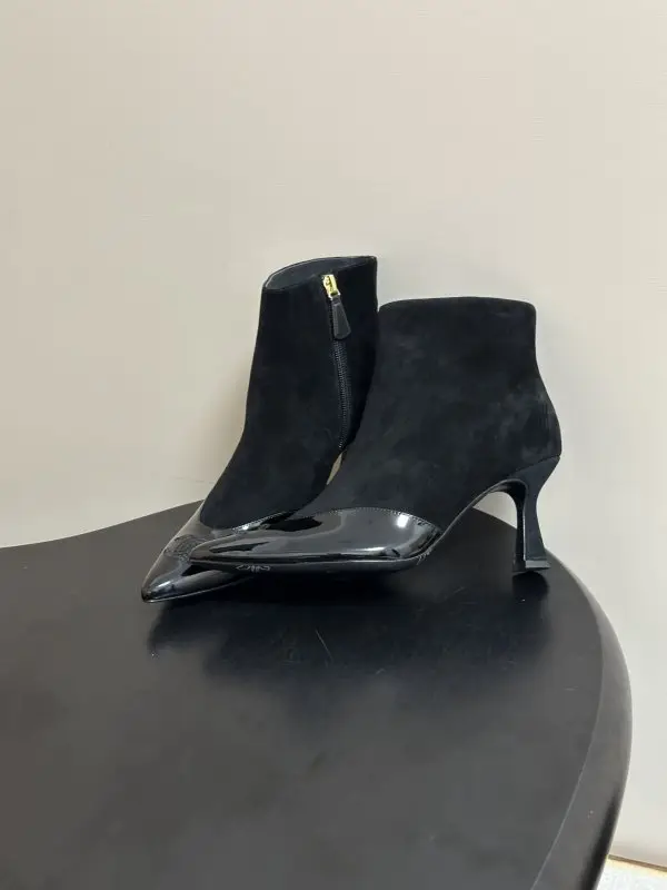 Chanel Ankle boots on heel — Photo 2