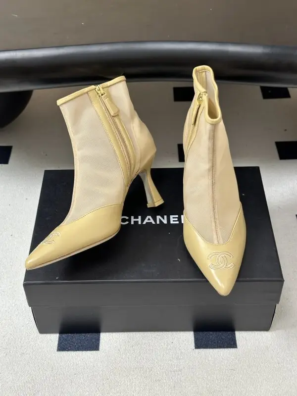 Chanel Ankle boots on heel — Photo 5