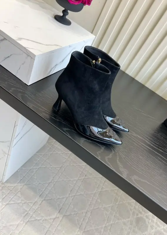Chanel Ботильоны на высоком каблуке с острым носком — Фото 3