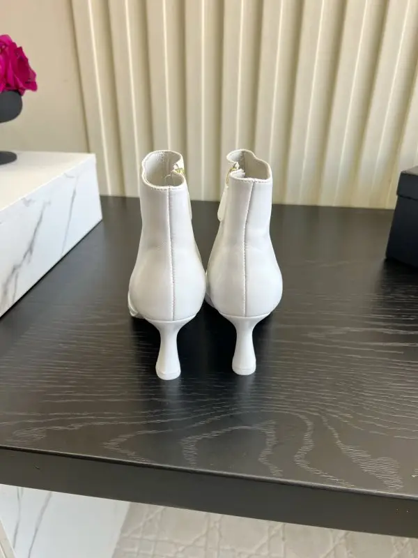 Chanel Ankle boots on high heel from sharp the toe — Photo 5