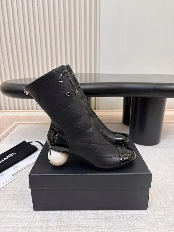 Chanel — Ankle boots on pearly heel