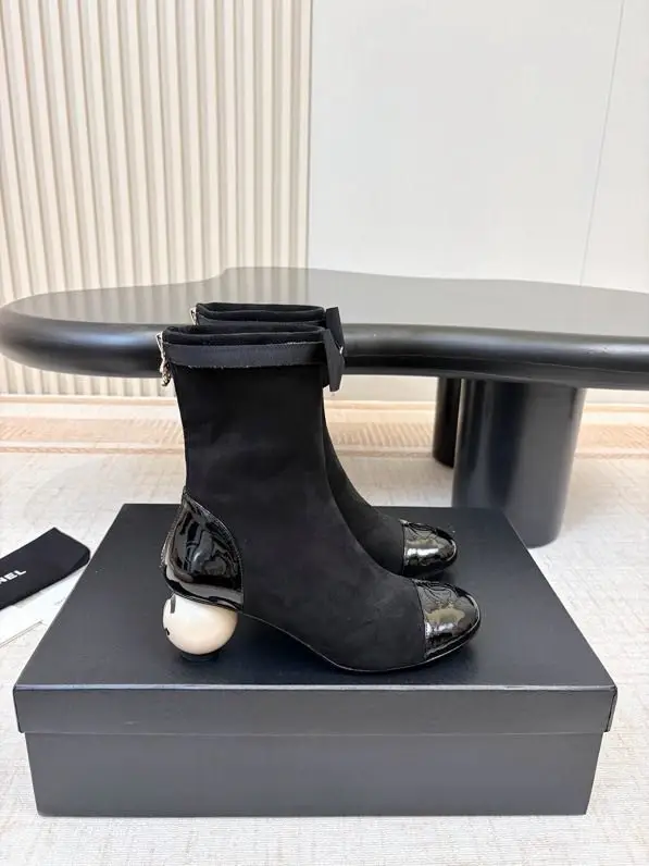 Chanel — Ankle boots on pearly heel