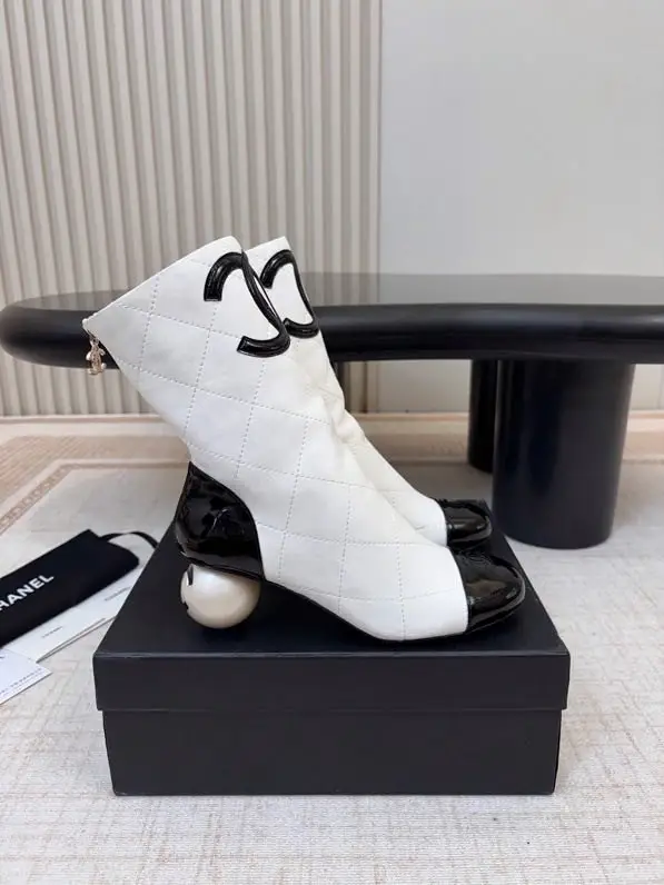 Chanel — Ankle boots on pearly heel