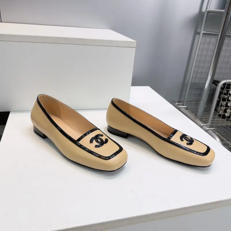 Chanel — Балетки с квадратным носком