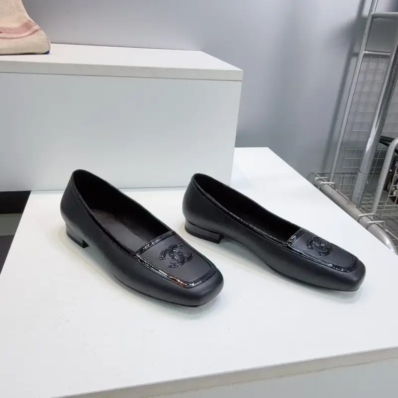 Chanel — Балетки с квадратным носком