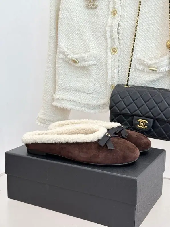 Chanel Балетки на меху женские — Фото 2