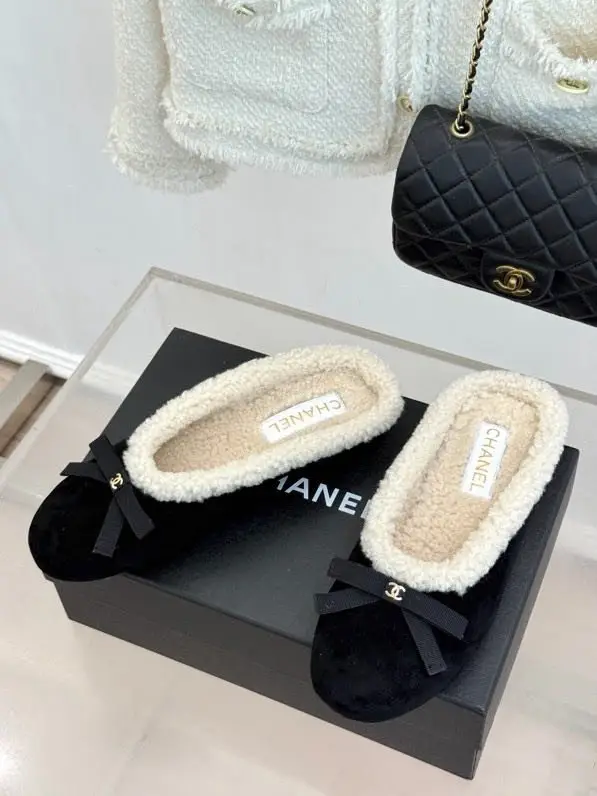 Chanel Ballet shoes on fur women's — Photo 5