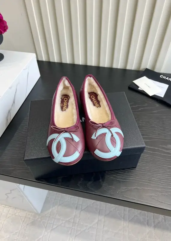 Chanel — Балетки на хутрі