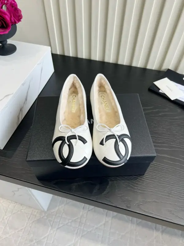 Chanel — Балетки на меху