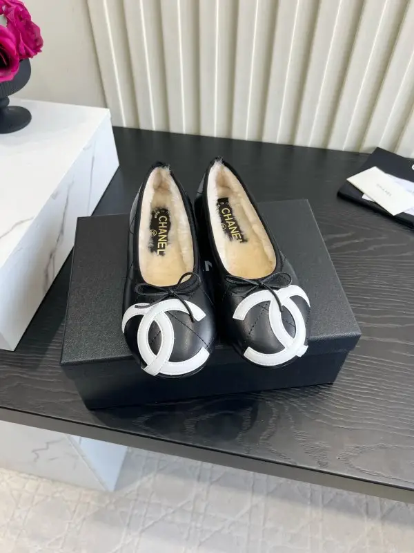 Chanel — Балетки на меху