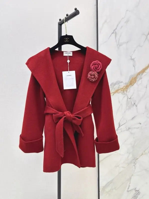 Chanel Bilateral wool coat from hood — Photo 1