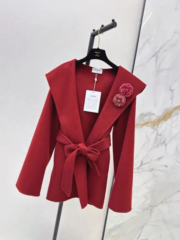 Chanel Bilateral wool coat from hood — Photo 2