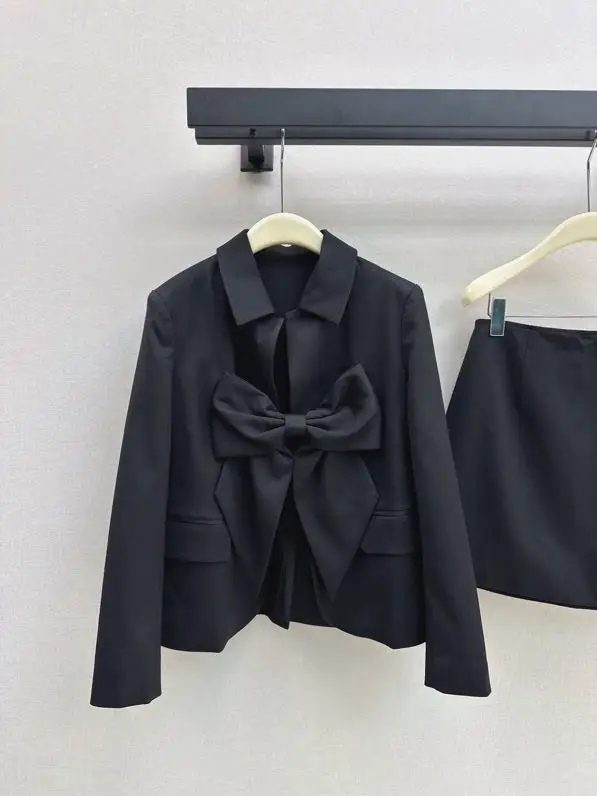 Chanel Блейзер с большим бантом и юбка А-силуэта — Фото 2