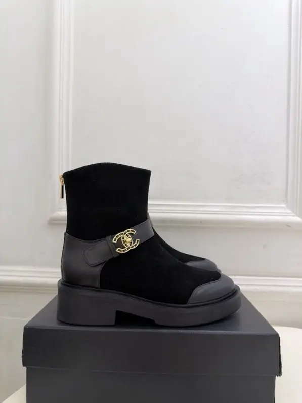Chanel Черевики Chanel Double C з пряжкою і блискавкою ззаду — Фото 2