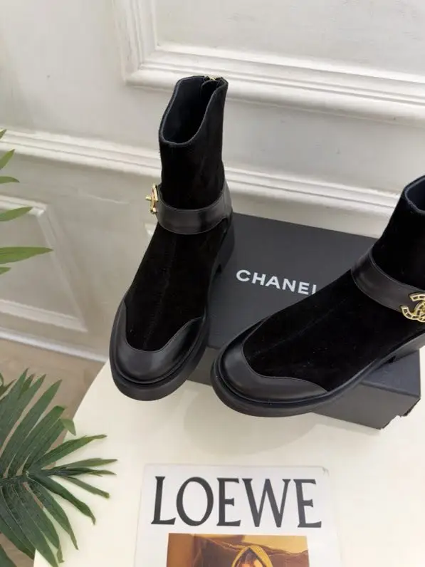 Chanel Черевики Chanel Double C з пряжкою і блискавкою ззаду — Фото 5