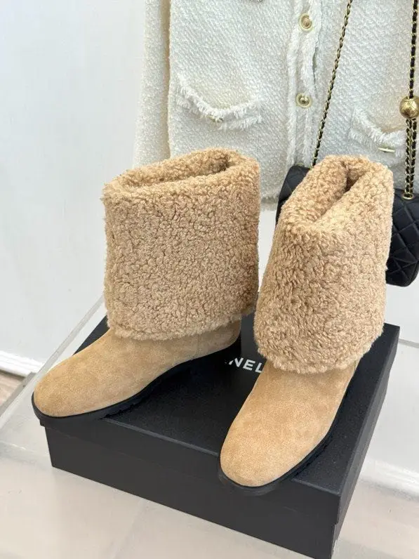 Chanel Boots fur winter women's — Photo 2