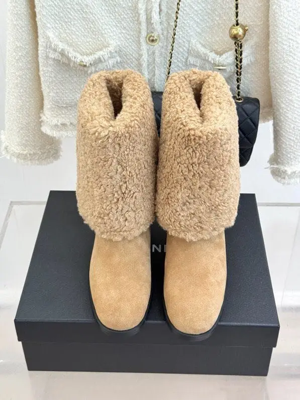 Chanel Boots fur winter women's — Photo 3