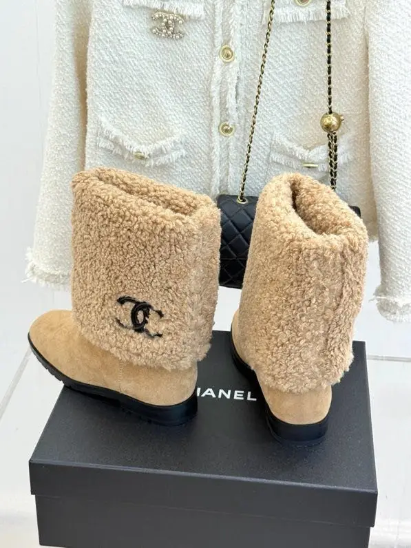 Chanel Boots fur winter women's — Photo 4