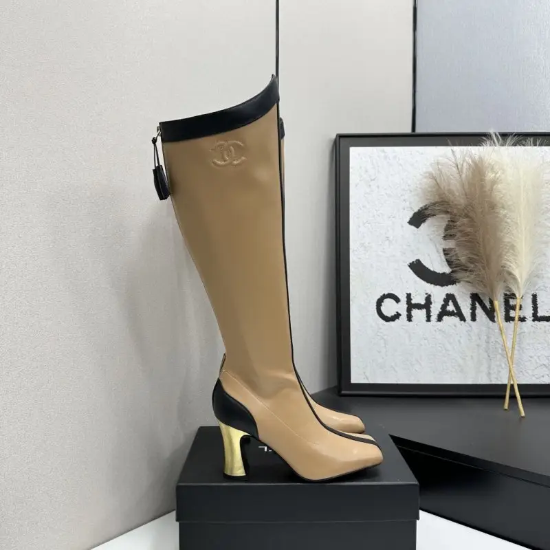 Chanel — Чоботи високі шкіряні жіночі на підборах
