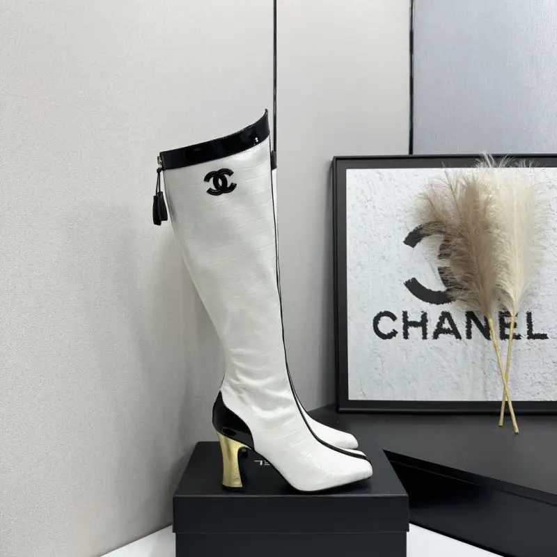 Chanel — Чоботи високі шкіряні жіночі на підборах