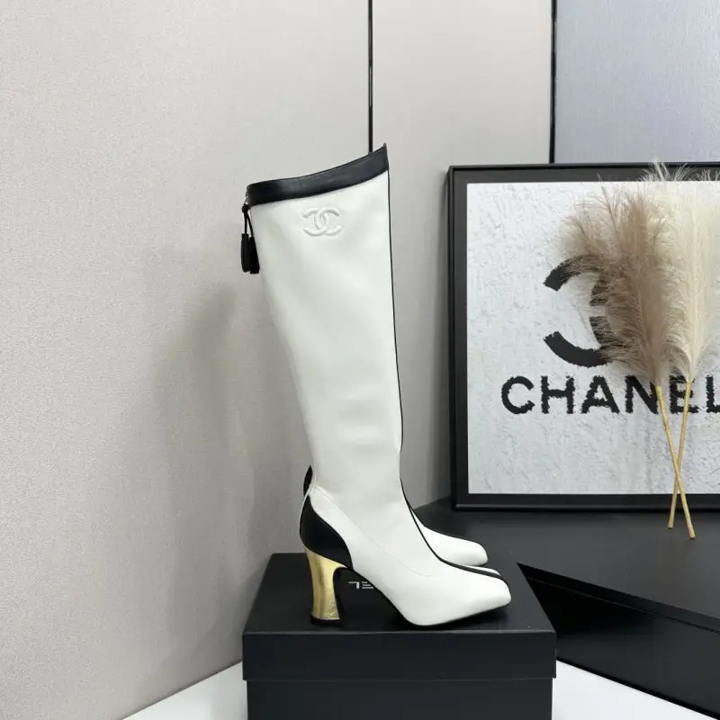 Chanel — Чоботи високі шкіряні жіночі на підборах