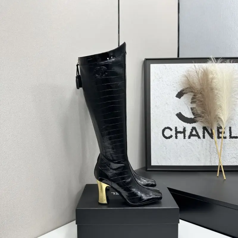 Chanel — Чоботи високі шкіряні жіночі на підборах
