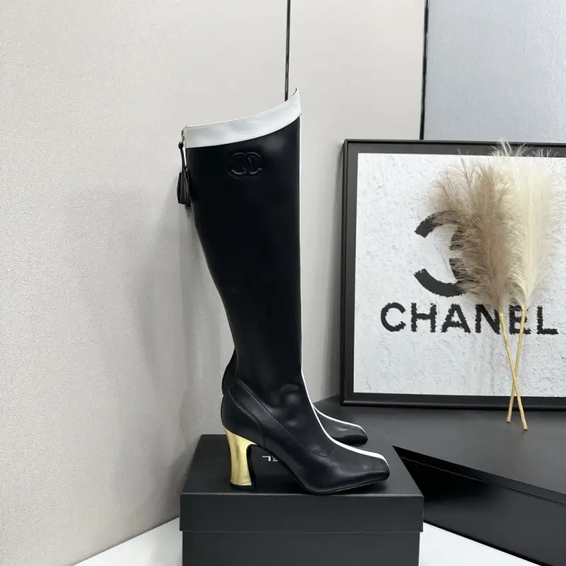 Chanel — Чоботи високі шкіряні жіночі на підборах