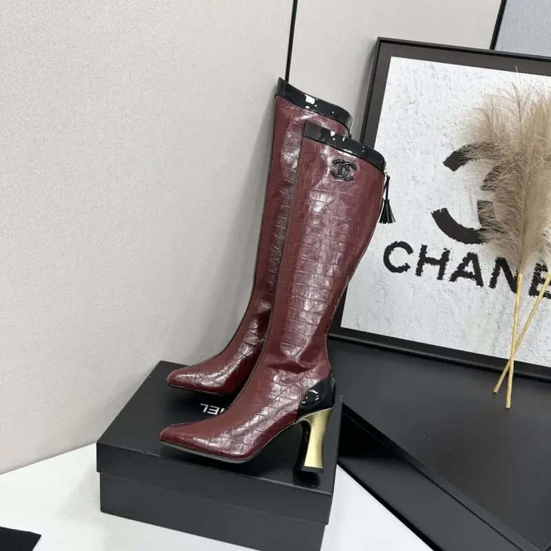 Chanel Boots high leather women's on heel — Photo 2