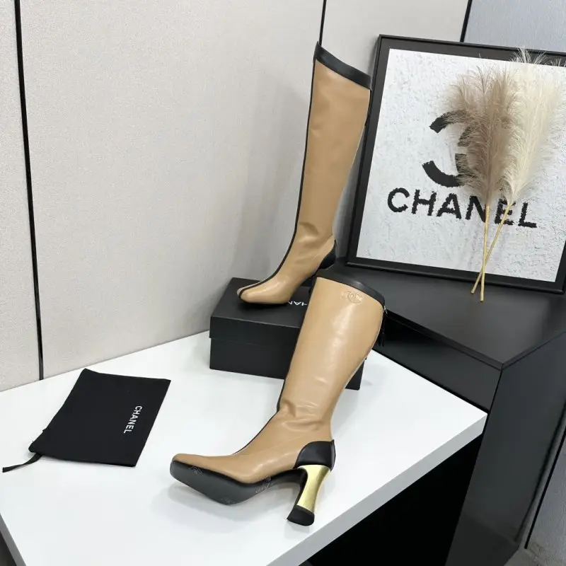 Chanel Boots high leather women's on heel — Photo 3
