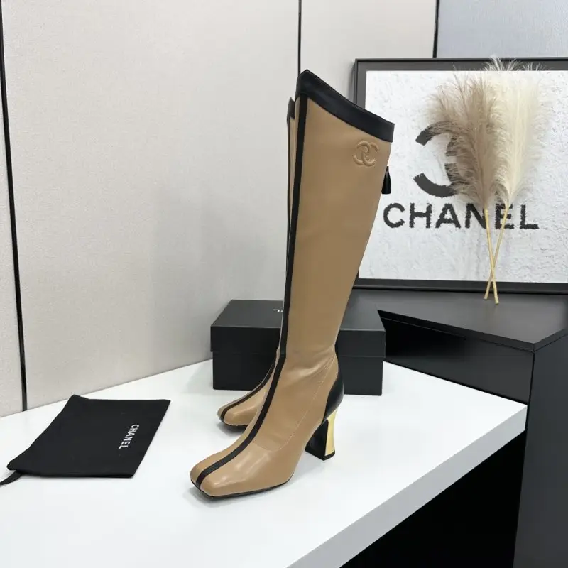 Chanel Boots high leather women's on heel — Photo 4