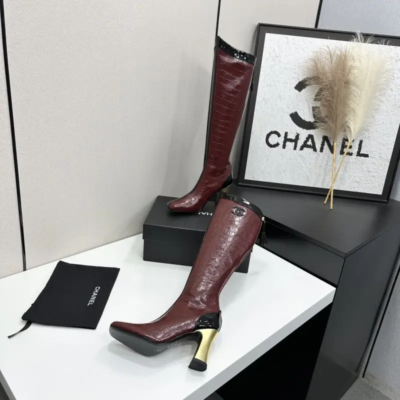 Chanel Boots high leather women's on heel — Photo 4
