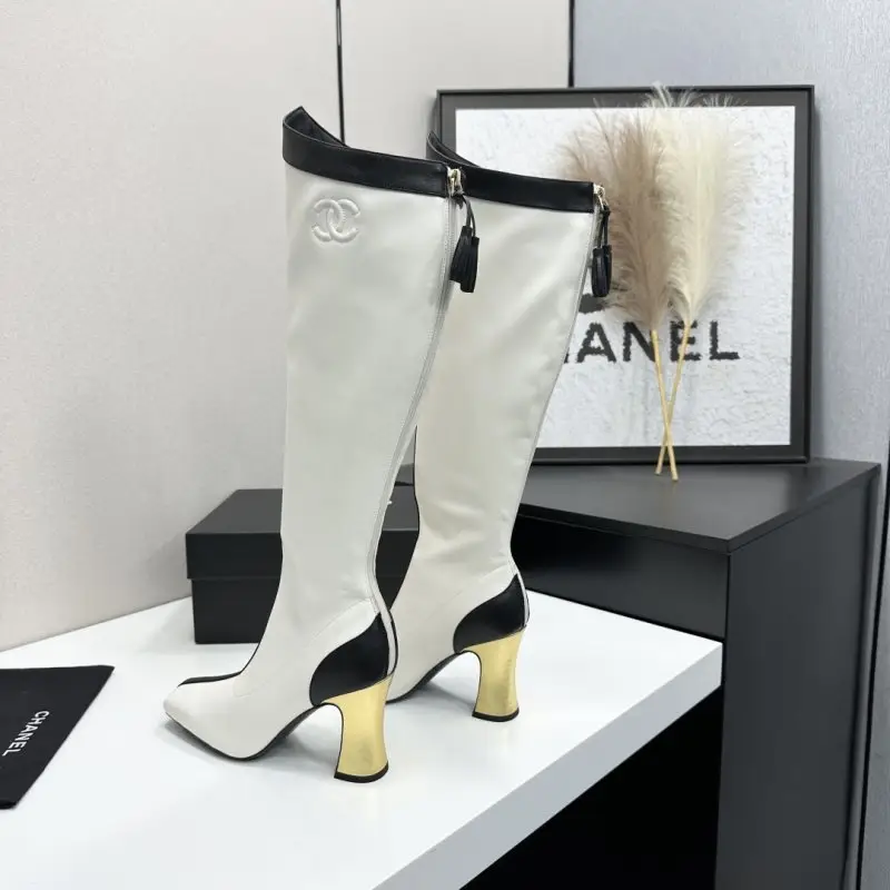 Chanel Boots high leather women's on heel — Photo 4
