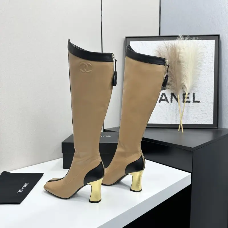 Chanel Boots high leather women's on heel — Photo 5