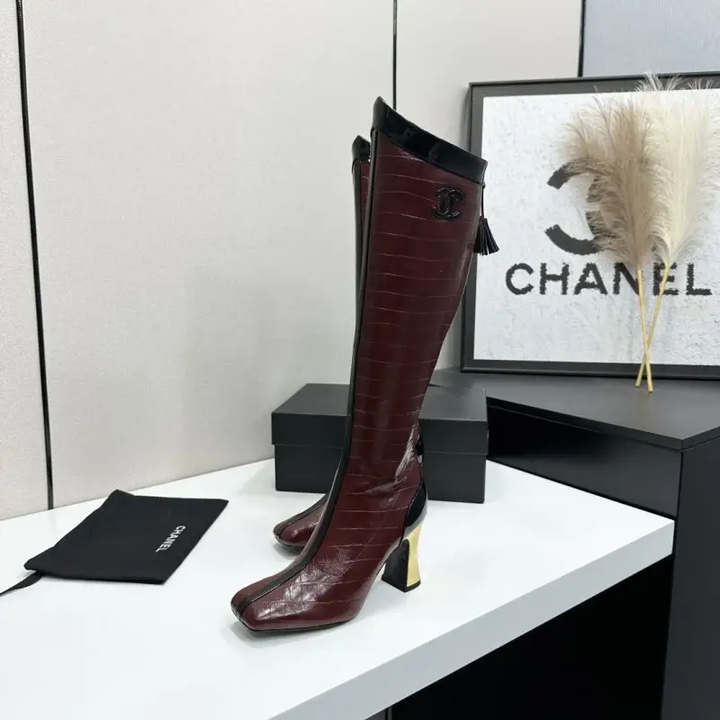Chanel Boots high leather women's on heel — Photo 5
