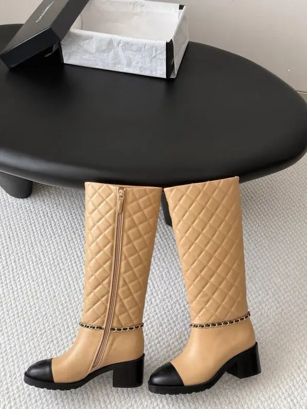 Chanel Boots leather on massive heel — Photo 3