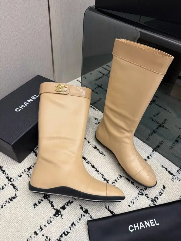 Chanel — Чоботи шкіряні жіночі