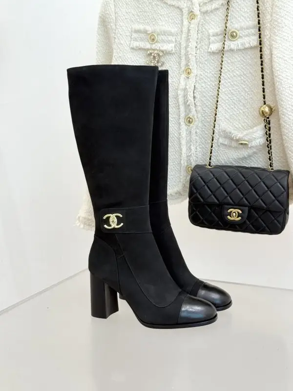 Chanel — Чоботи шкіряні жіночі