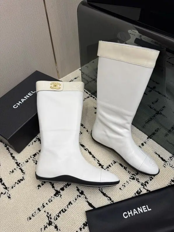 Chanel — Чоботи шкіряні жіночі