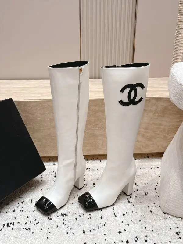 Chanel — Чоботи шкіряні жіночі