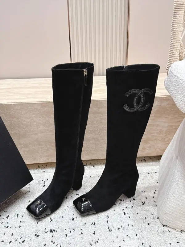 Chanel — Чоботи шкіряні жіночі