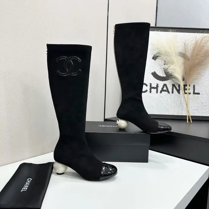 Chanel — Чоботи шкіряні жіночі