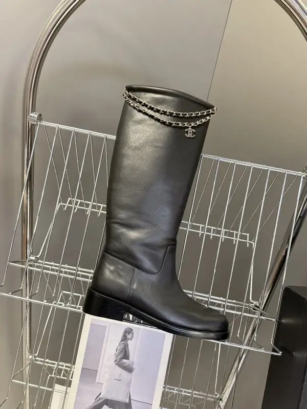 Chanel — Сапоги кожаные женские