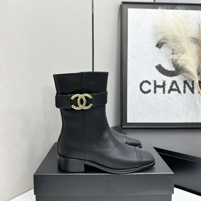 Chanel Ботинки кожаные женские — Фото 1