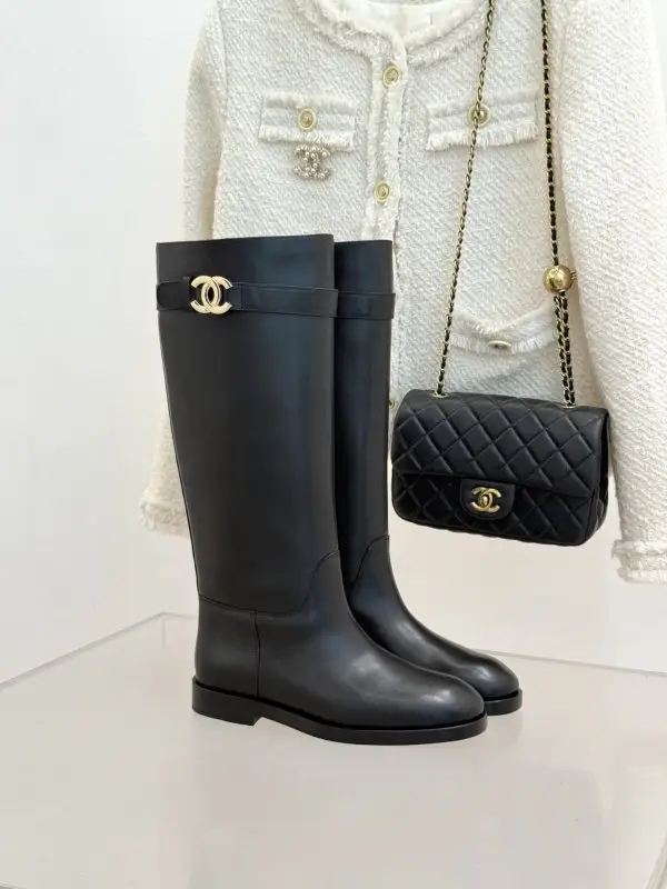 Chanel — Чоботи шкіряні жіночі
