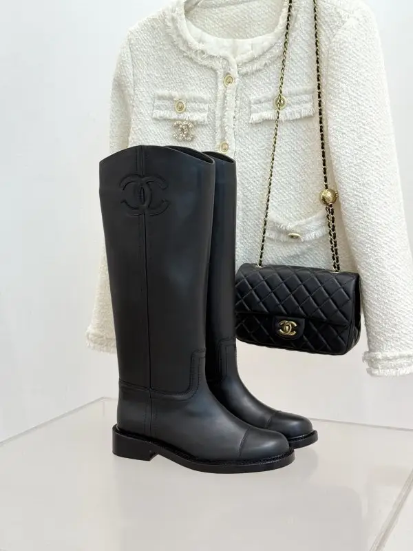 Chanel — Чоботи шкіряні жіночі