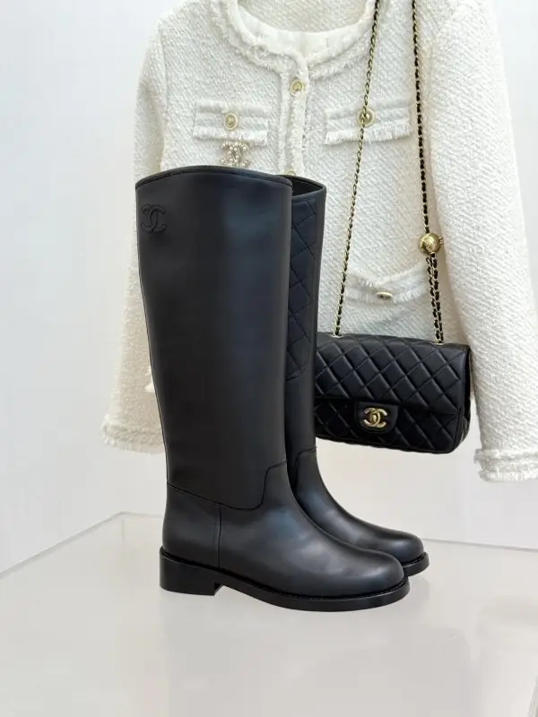 Chanel — Чоботи шкіряні жіночі