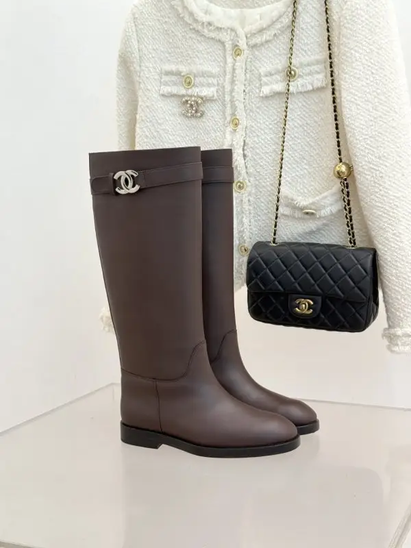 Chanel — Чоботи шкіряні жіночі