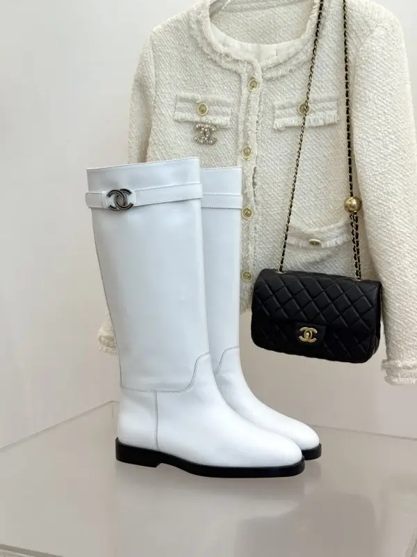 Chanel — Чоботи шкіряні жіночі