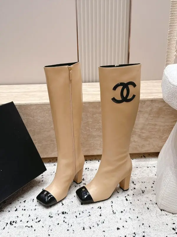 Chanel — Чоботи шкіряні жіночі