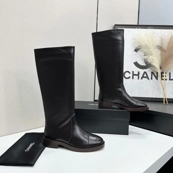 Chanel — Чоботи шкіряні жіночі